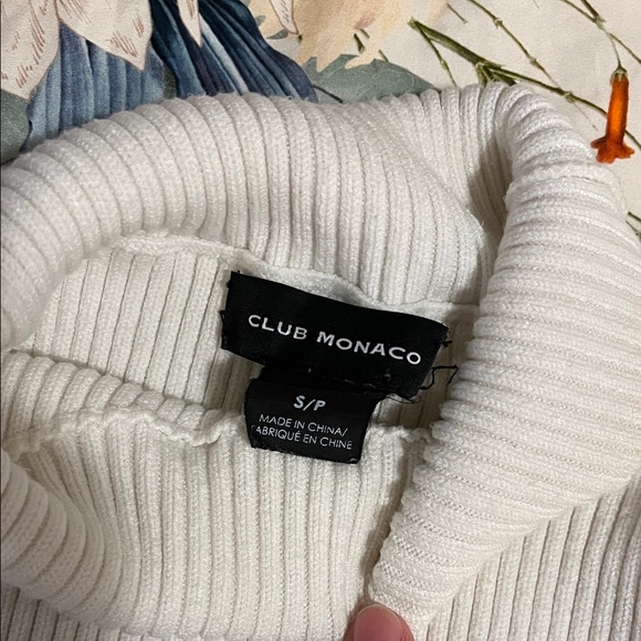 Club Monaco White Textured Turtleneck Sweater - Picture 2 of 5